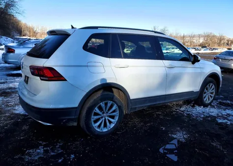 2020 Volkswagen Tiguan S z USA, uszkodzony, nr VIN 3VV1B7AX4LM077931